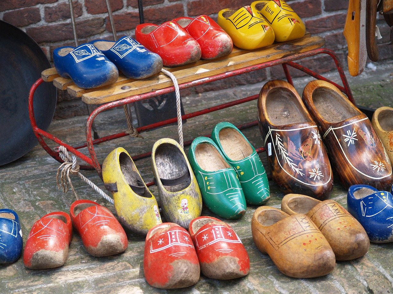 How to Build an Elegant Wooden Shoe Cabinet